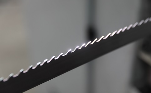丽水双金属带锯条产生切削噪音的原因具体有哪些？